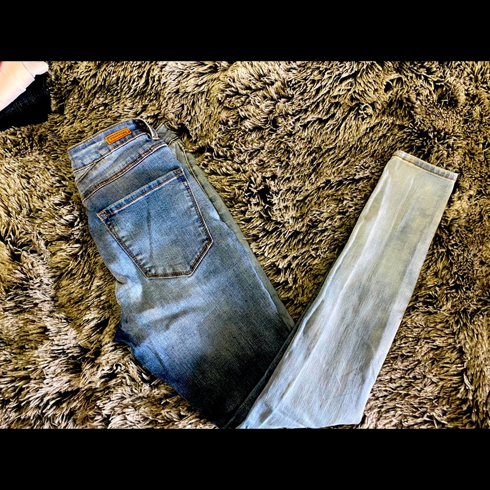 High wasted jeans